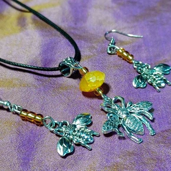 Bee pendant earrings set handmade golden silver beads glass amber dragons veins - Picture 4 of 6